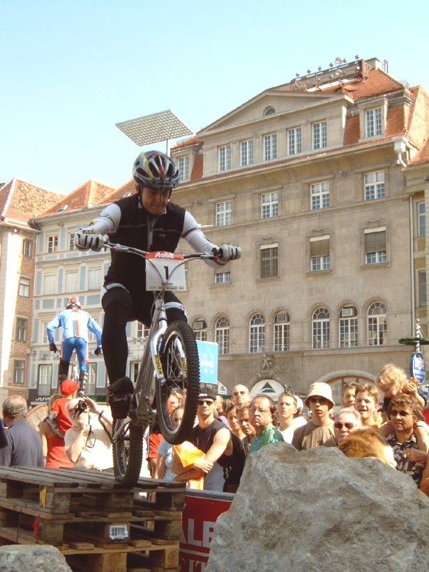 Graz02
